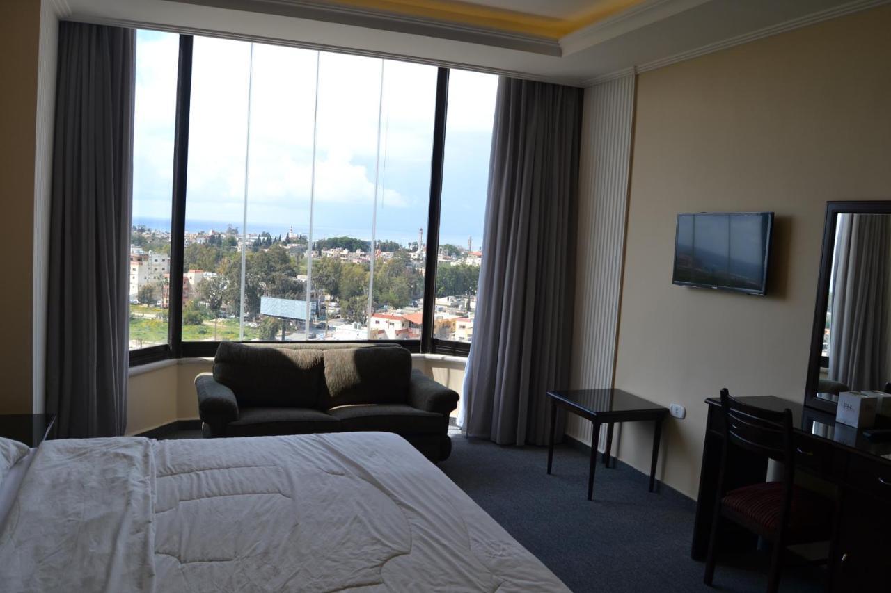 Platinum Hotel Тир Екстериор снимка