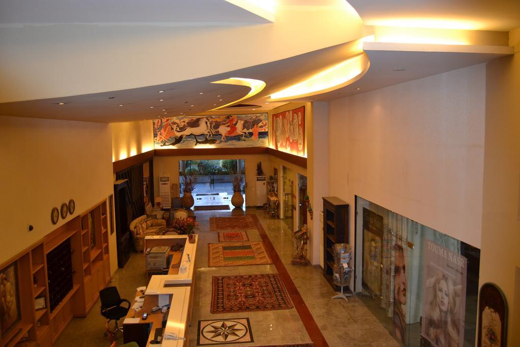 Platinum Hotel Тир Екстериор снимка