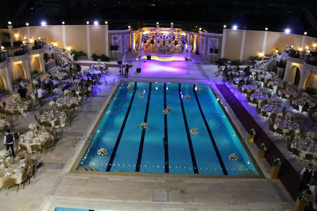 Platinum Hotel Тир Екстериор снимка