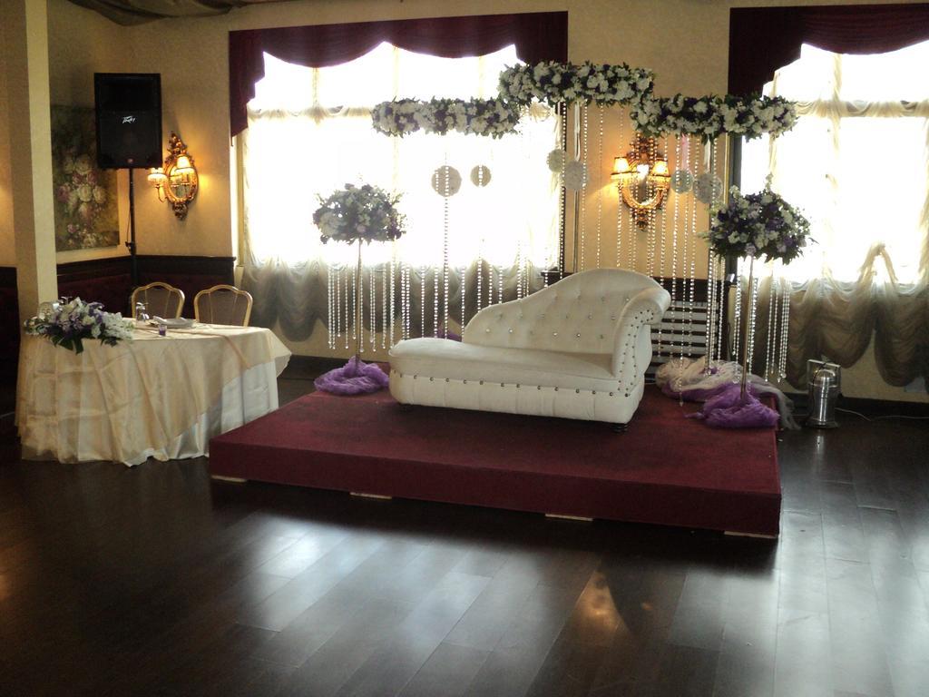 Platinum Hotel Тир Екстериор снимка
