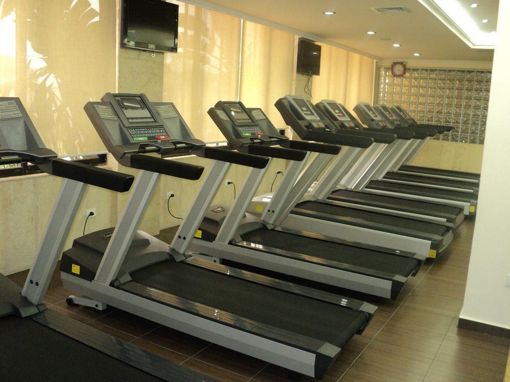 Platinum Hotel Тир Екстериор снимка