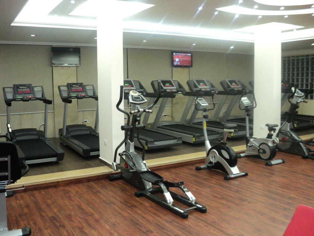 Platinum Hotel Тир Екстериор снимка