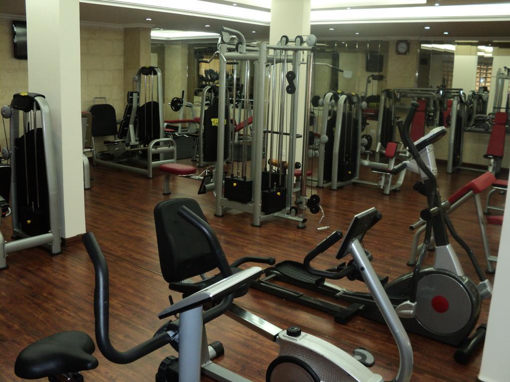 Platinum Hotel Тир Екстериор снимка
