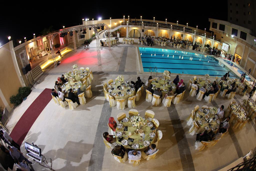 Platinum Hotel Тир Екстериор снимка