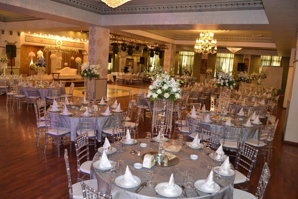 Platinum Hotel Тир Екстериор снимка