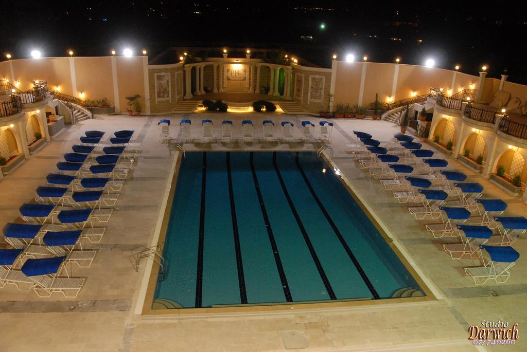 Platinum Hotel Тир Екстериор снимка