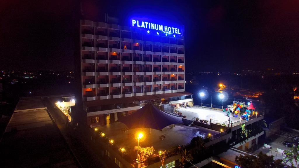 Platinum Hotel Тир Екстериор снимка