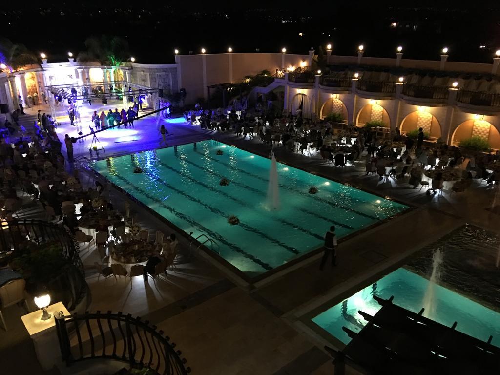 Platinum Hotel Тир Екстериор снимка