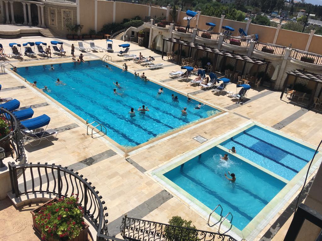 Platinum Hotel Тир Екстериор снимка