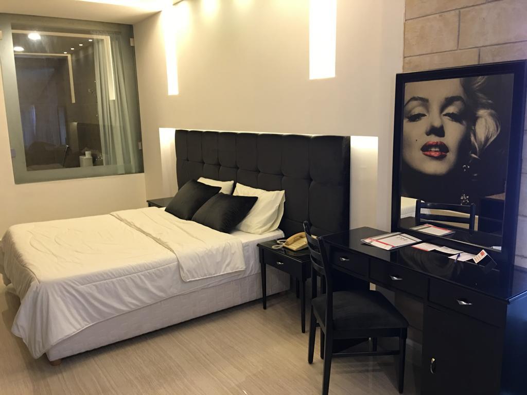 Platinum Hotel Тир Екстериор снимка