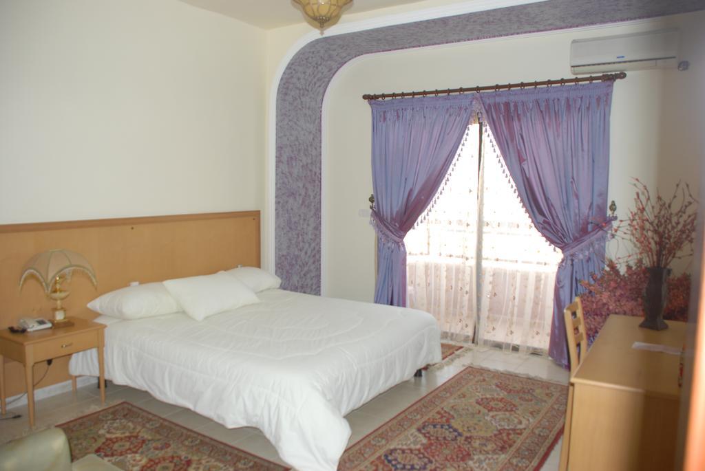 Platinum Hotel Тир Екстериор снимка